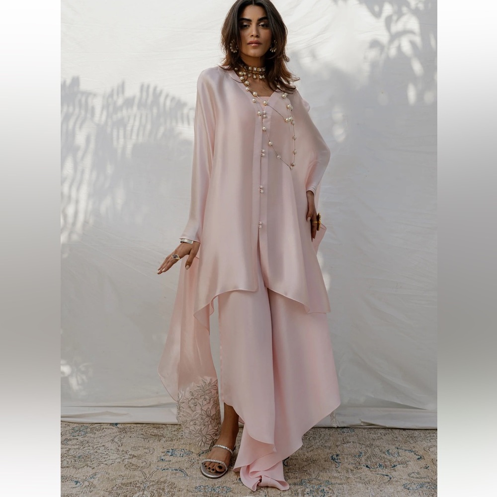 Pakistani suit